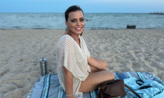 Why Every Mom (and Traveler) Needs a Pareo + Best Amazon Sarongs